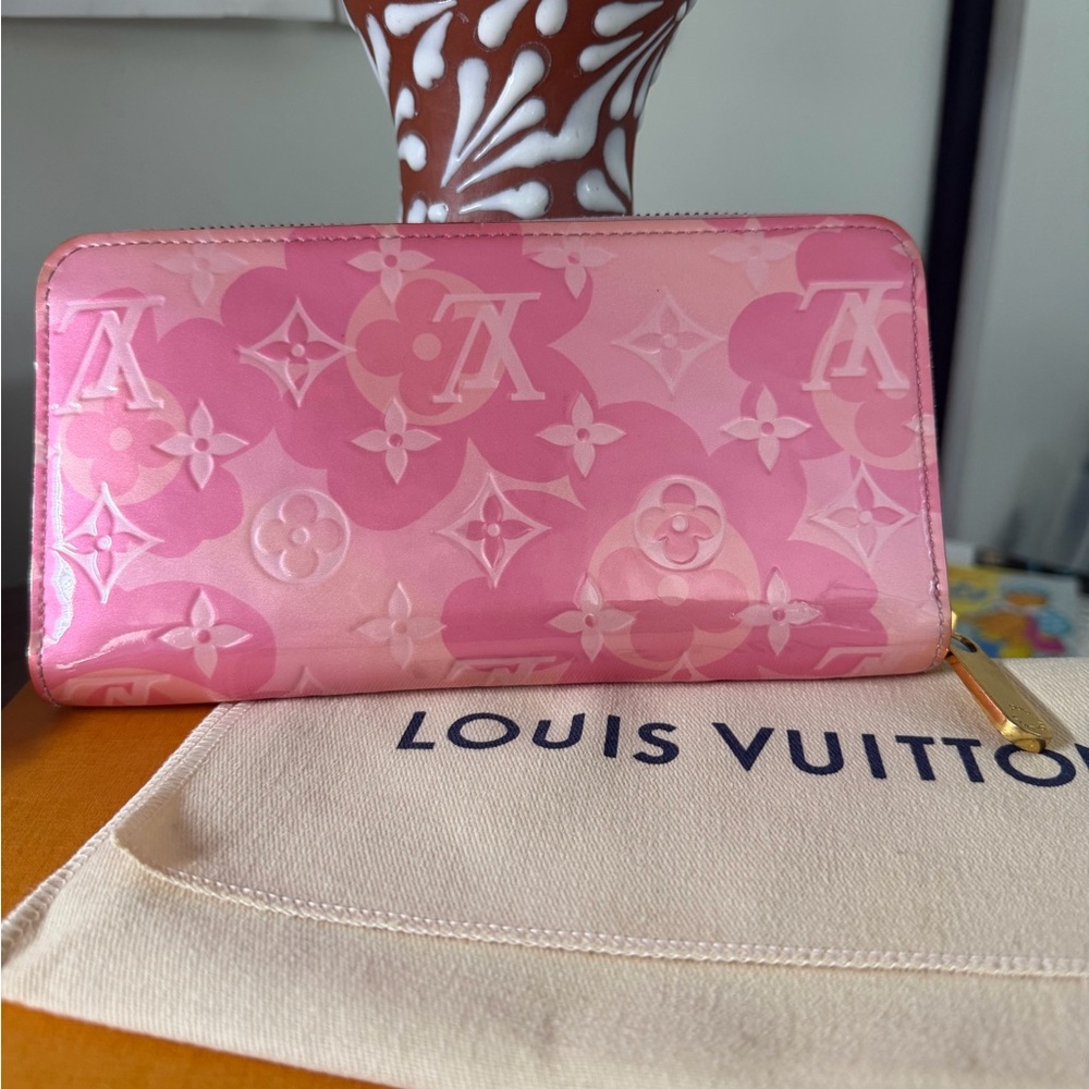 Louis Vuitton Pink Monogram Wallet - Picture 2 of 7